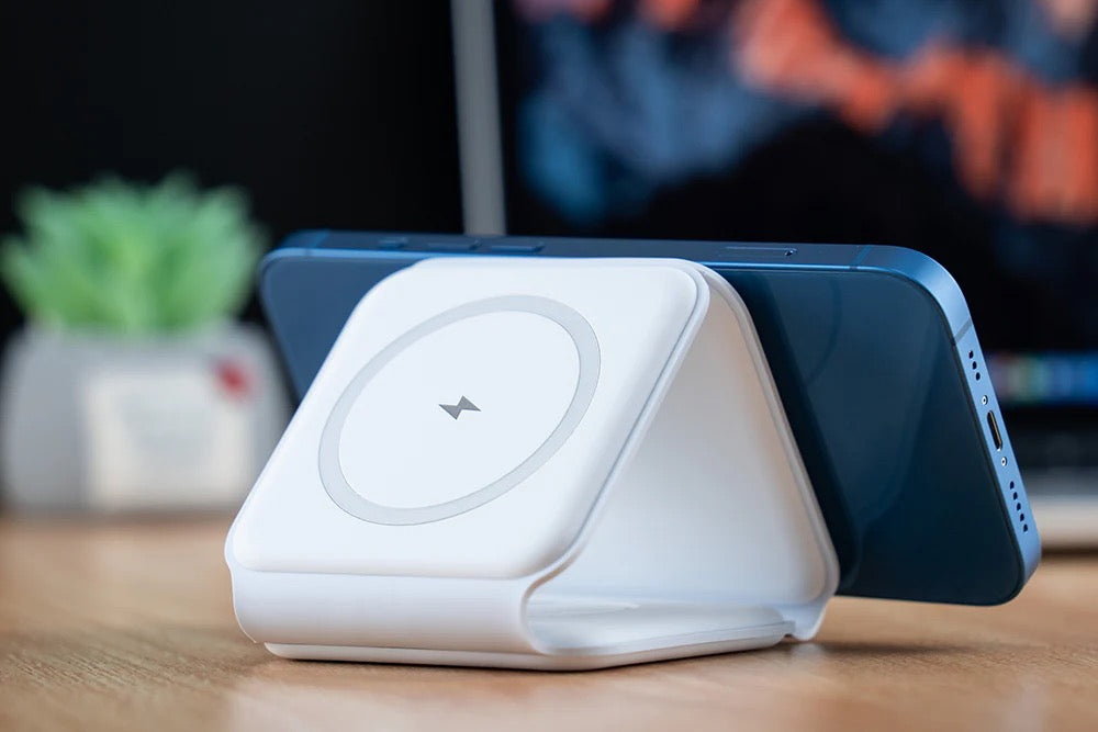 3-in-1 Magnetic Wireless Charger – Fast Charge for Phone, Watch & Earbuds